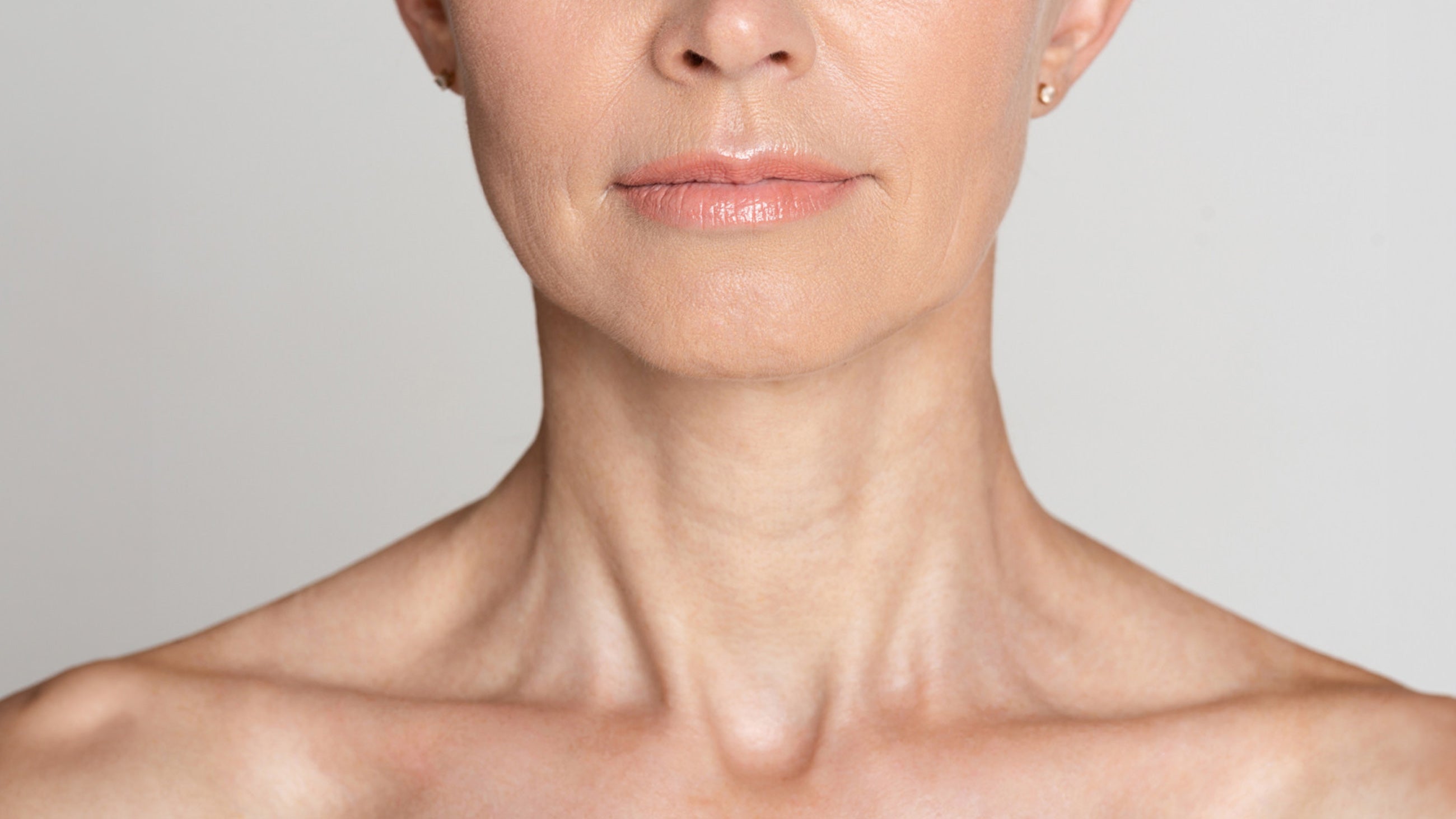 Why Your Neck Looks Older Than Your Face: 4 Ways to Fix It With Neck Care